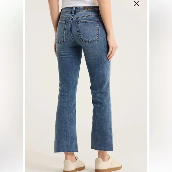 Kut firm the Kloth Nikki mid rise ankle flare jean with raw edge - Picture 2 of 11